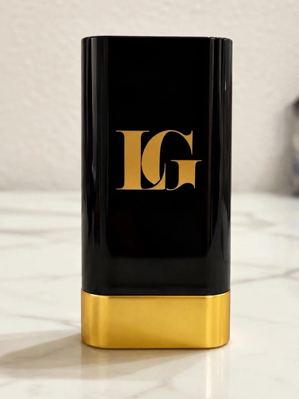 Laura Geller Skincare-Infused Sheer Foundation Stick - FAIR - New in Box
